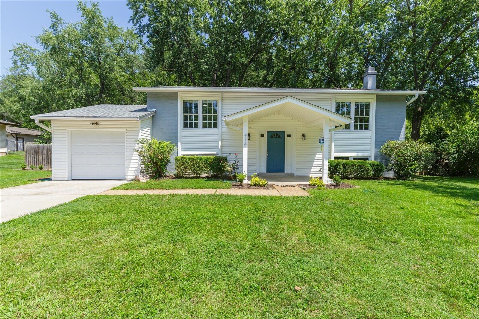 Property Photo:  476 Applestone Drive  MO 63021 