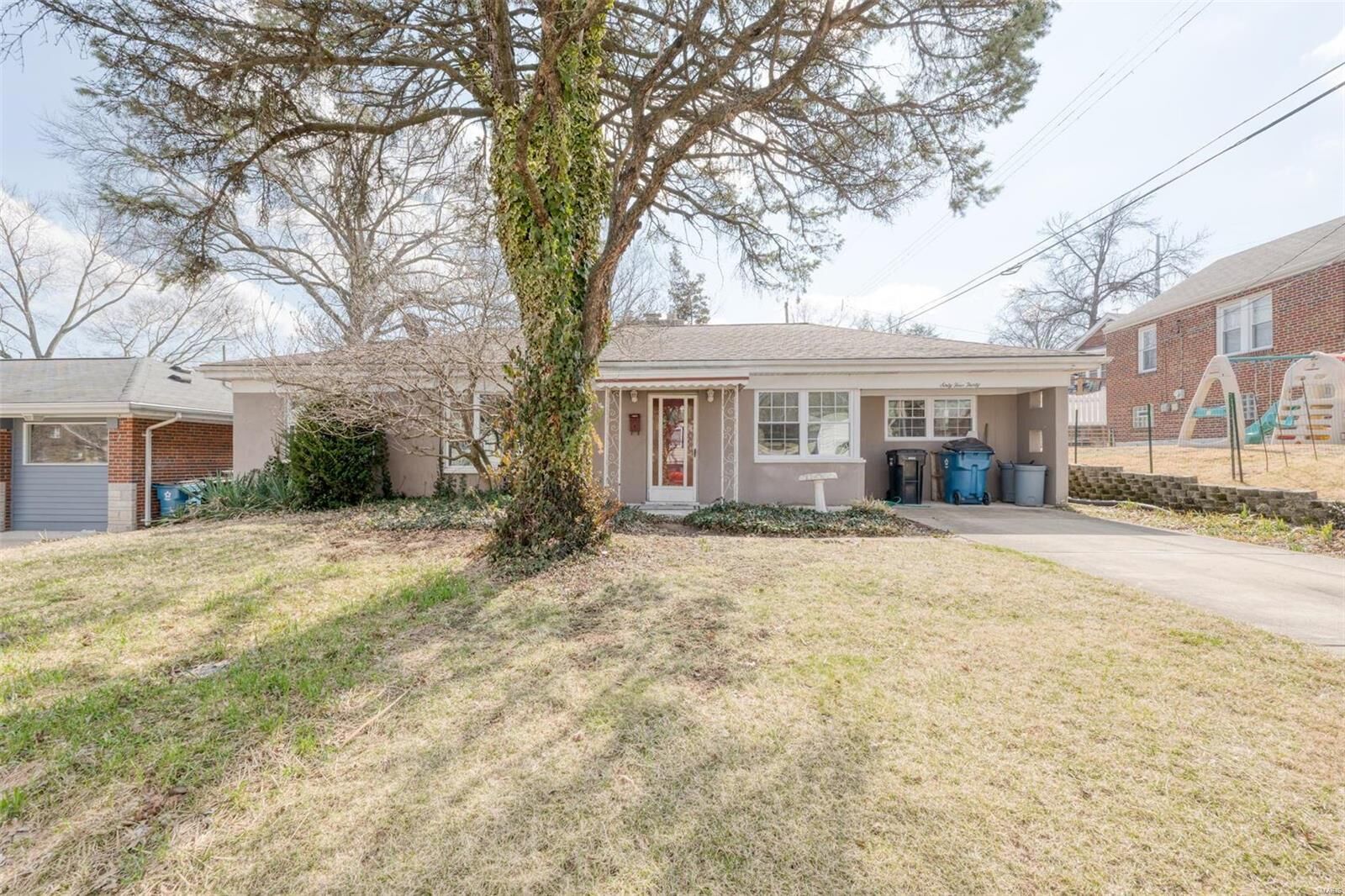 Property Photo: 6430 Raywood Avenue MO 63123