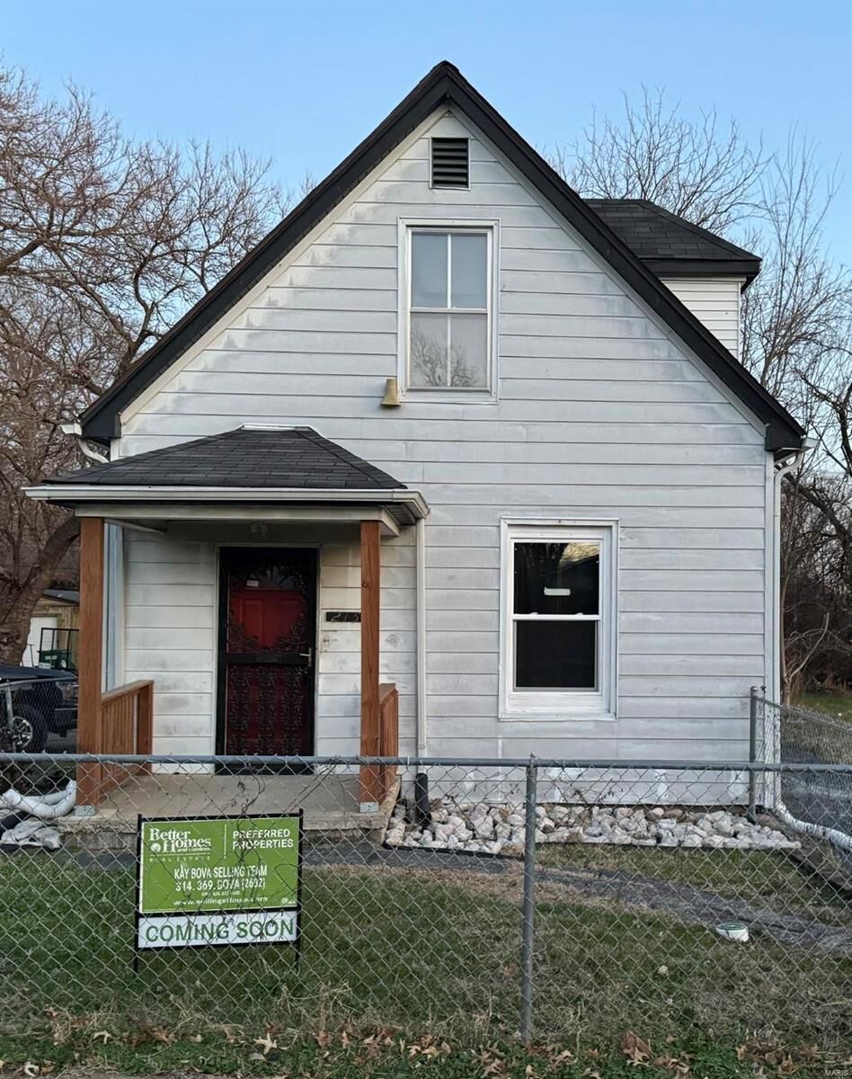 Property Photo: 2152 Edmund Avenue MO 63121