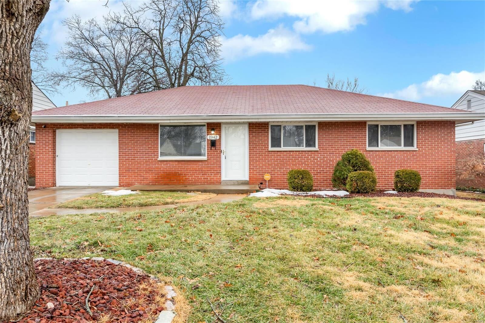 Property Photo:  1942 Brassie Drive  MO 63114 