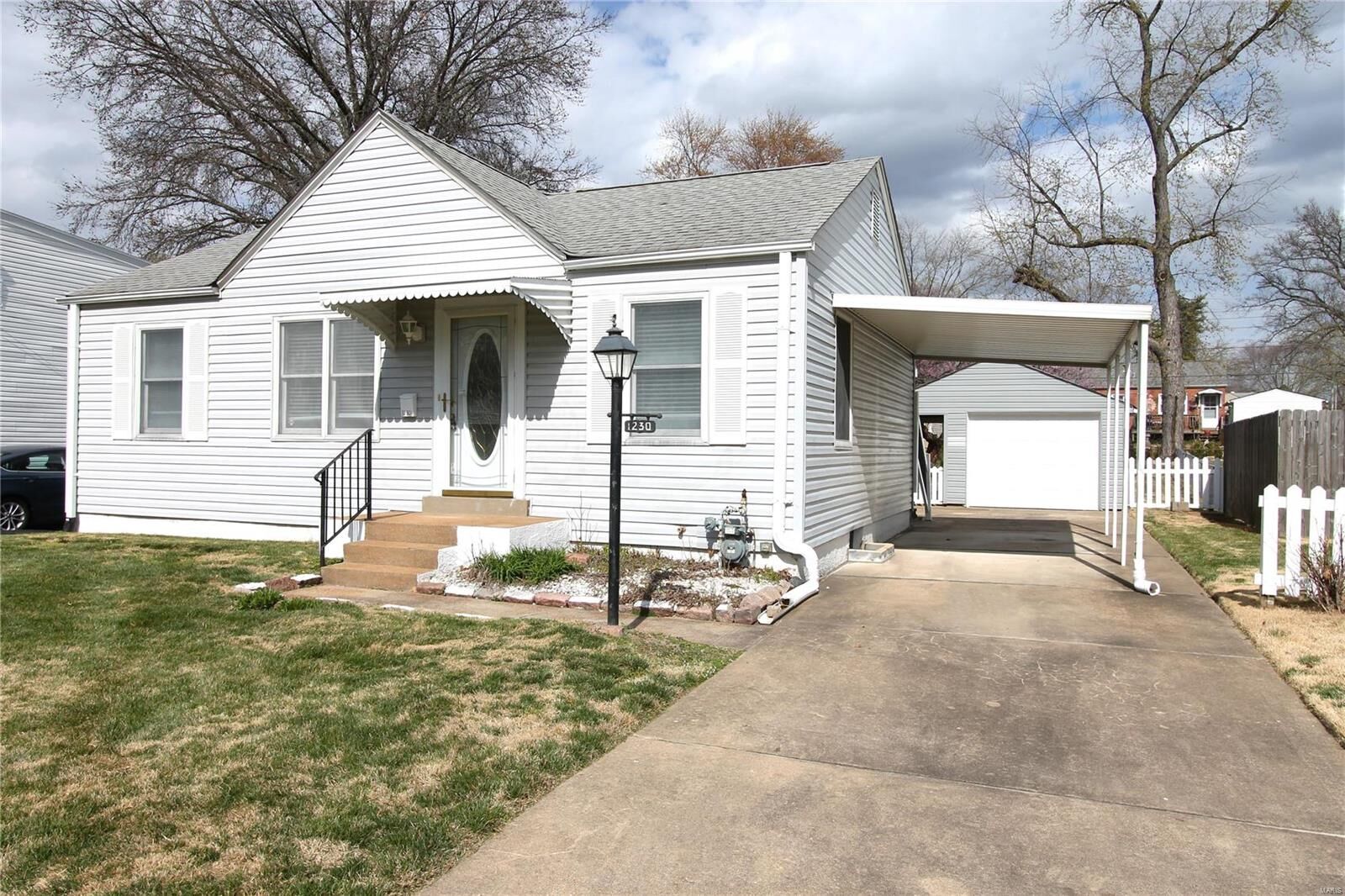 Property Photo:  1230 Saint Florence Drive  MO 63031 