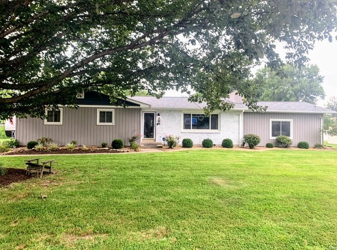 Property Photo: 206 Willow Drive IL 62234