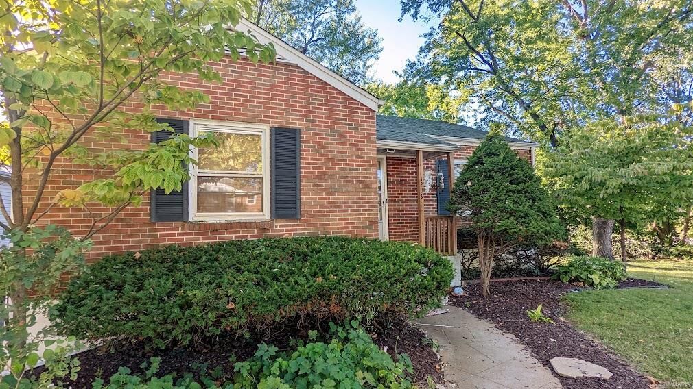 Property Photo: 1239 Eastover Avenue MO 63130