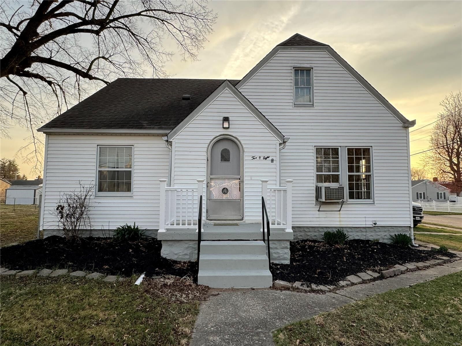 Property Photo:  208 N Liberty Street  IL 62052 