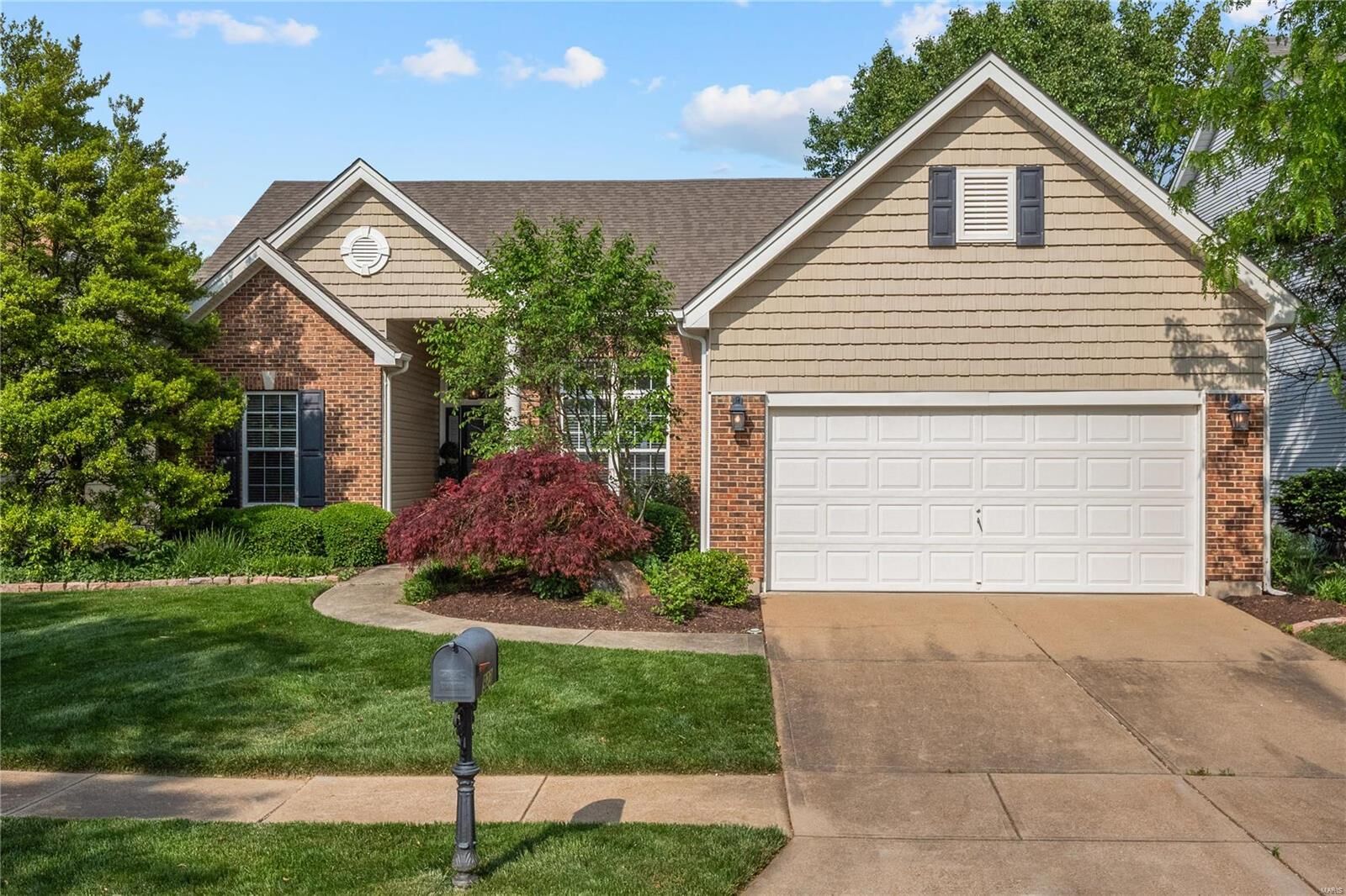 Property Photo: 923 Wellesley Place Drive MO 63017