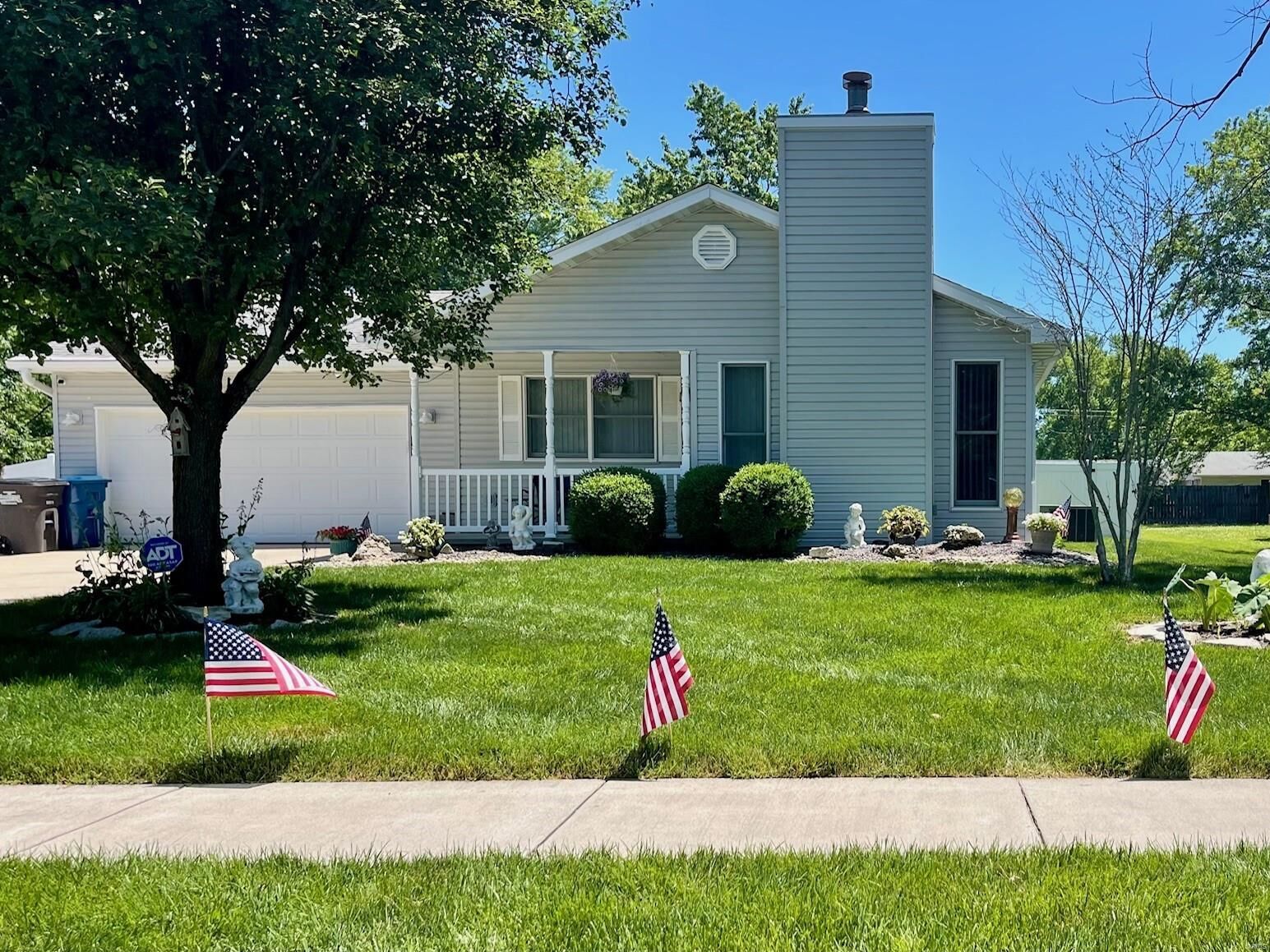 Property Photo: 354 N Lincoln Street IL 62097