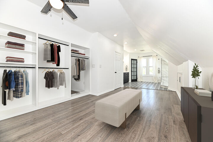 Property Photo: 118 W Reservoir Ave WI 53212