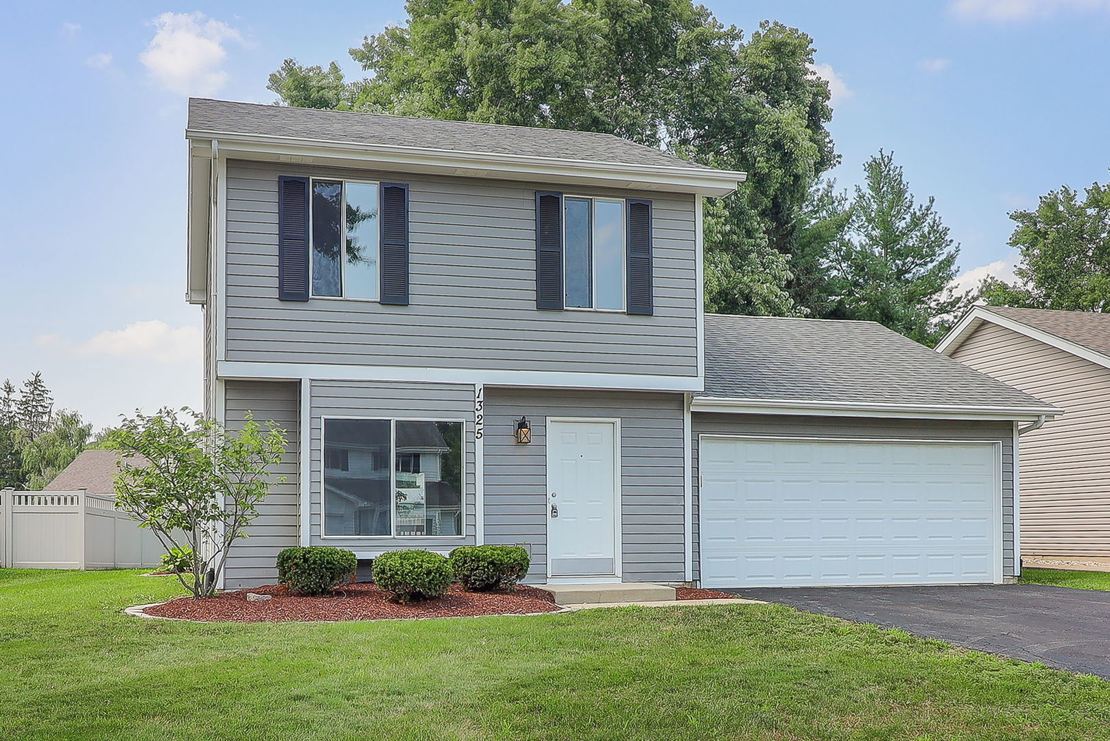 Property Photo:  1325 Haverhill Circle  IL 60563 