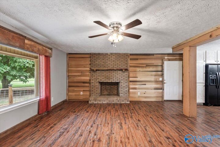 Property Photo: 748 County Road 1551 AL 35058