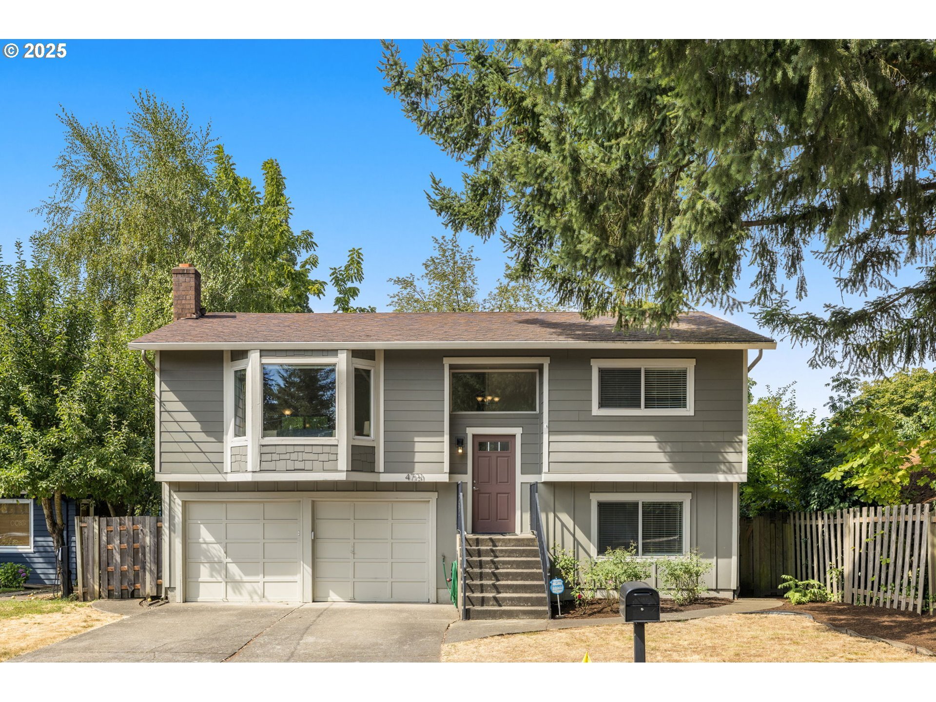 4721 SW Arnold St  Portland OR 97219 photo