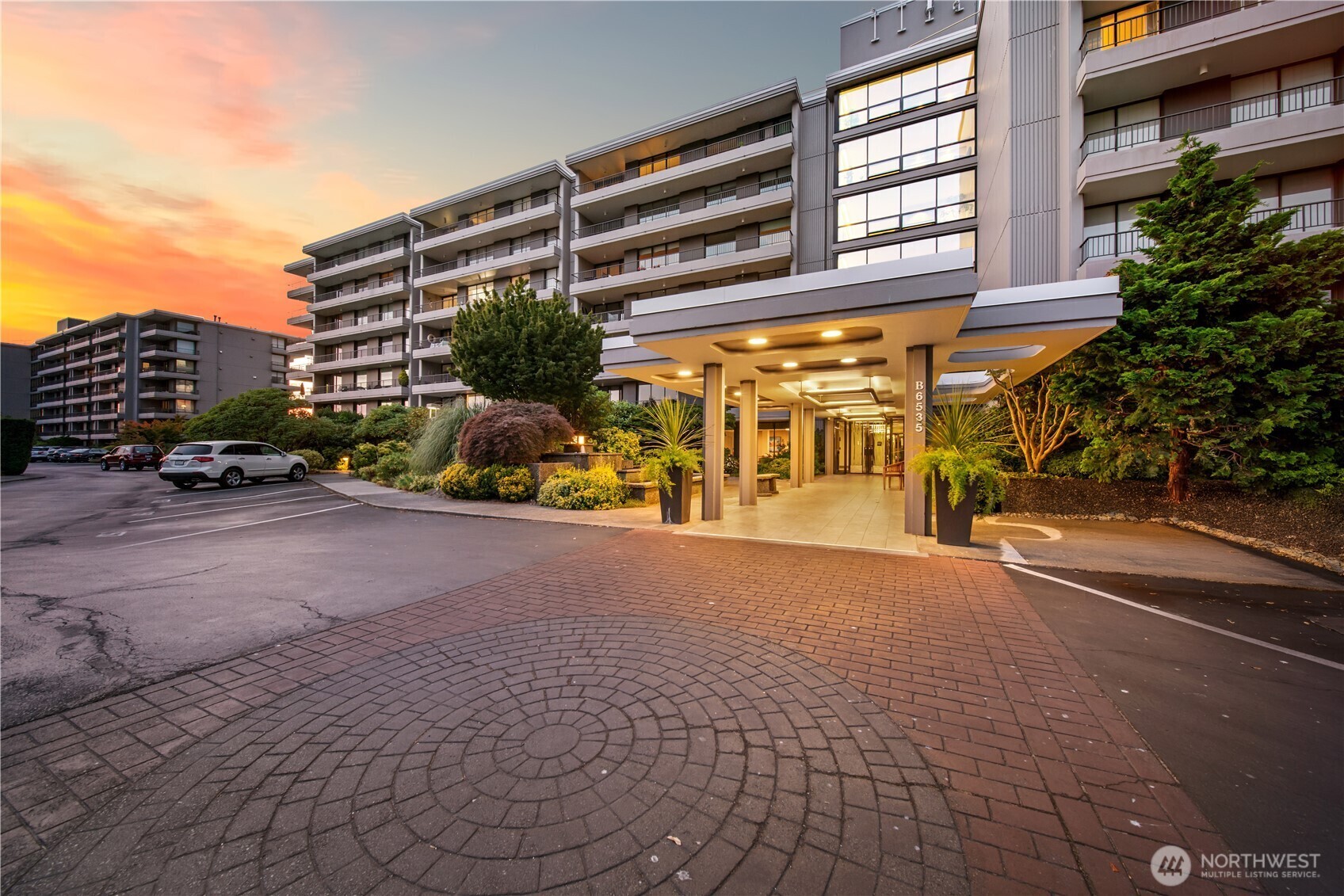 Property Photo: 6535 Seaview Avenue NW 510B WA 98117