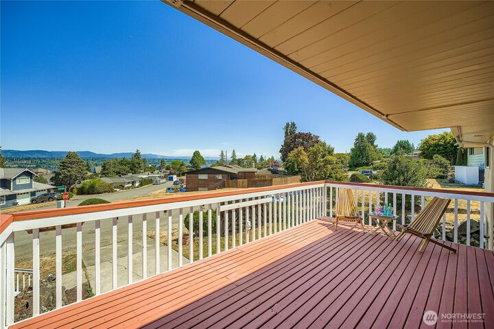 Property Photo: 11009 Woodward Avenue S WA 98178