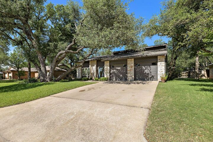 Property Photo: 11008 Arch Terrace TX 78750