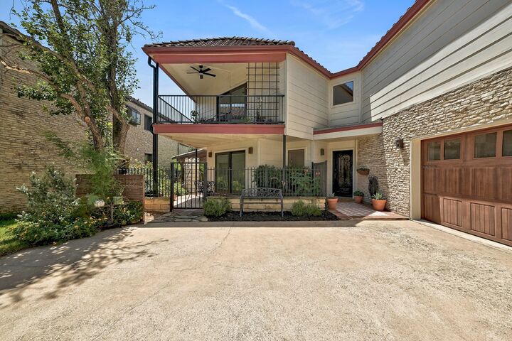 Property Photo:  122 Acapulco Drive  TX 78734 