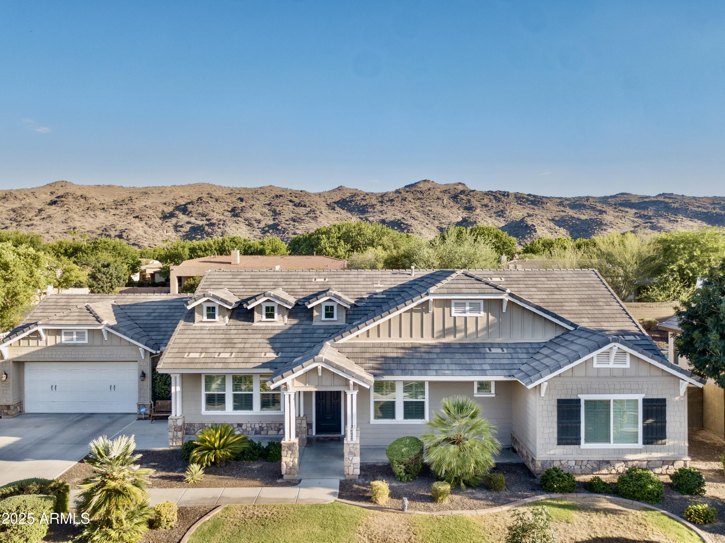 Property Photo: 2825 E Harwell Road AZ 85042