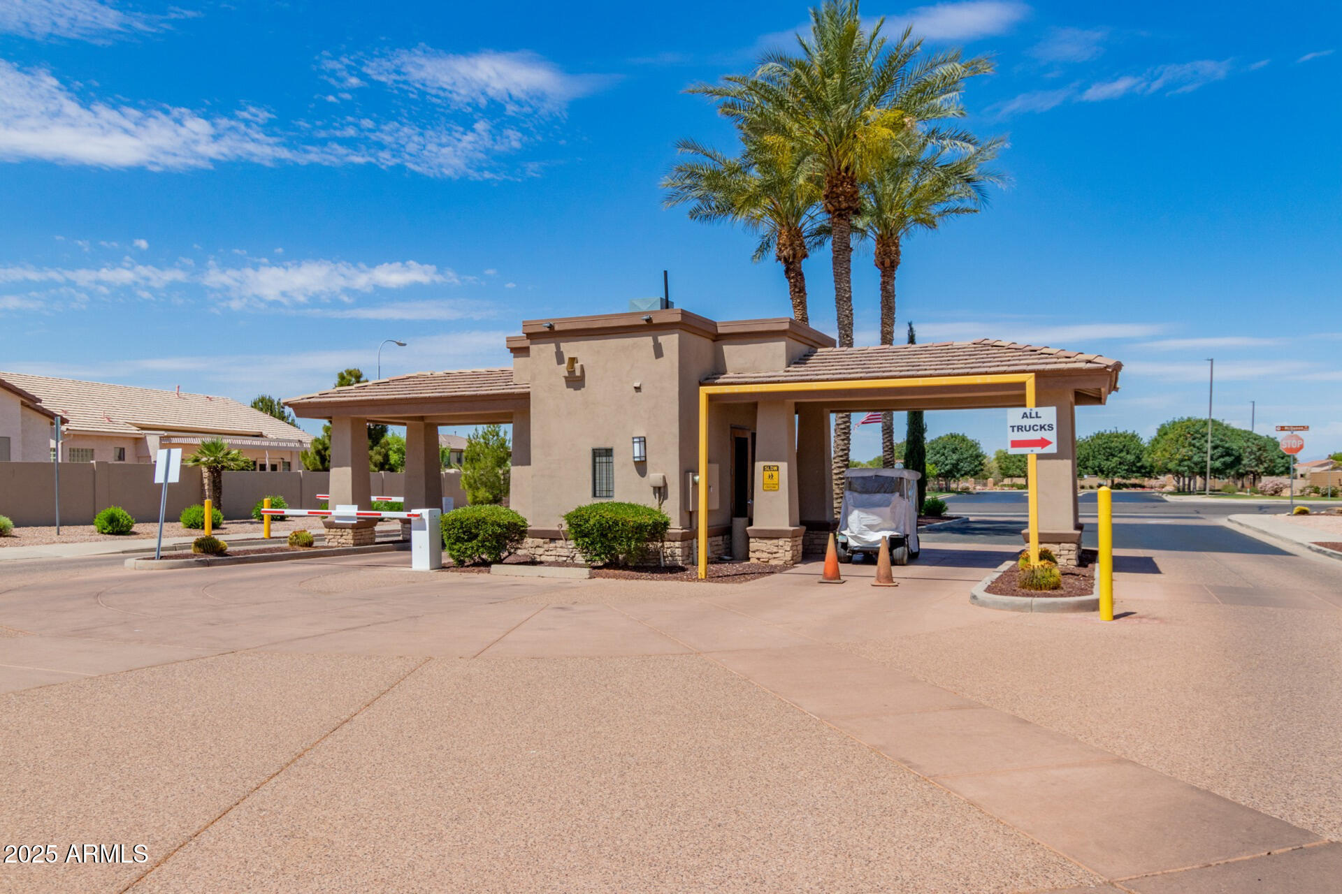 Property Photo: 1381 E La Costa Drive AZ 85249