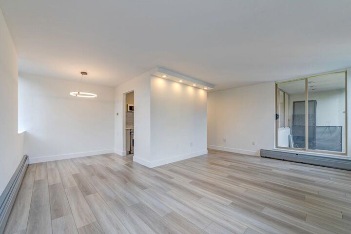 Property Photo: 2004 Fullerton Avenue 1108 BC V7P 3G8