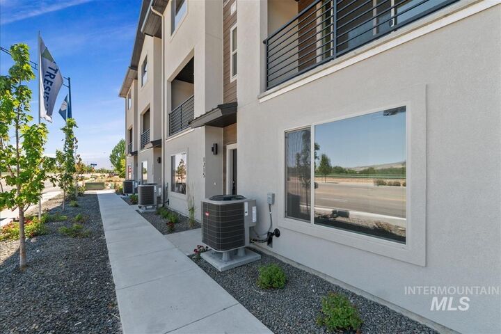 Property Photo: 1719 S Federal Way ID 83705