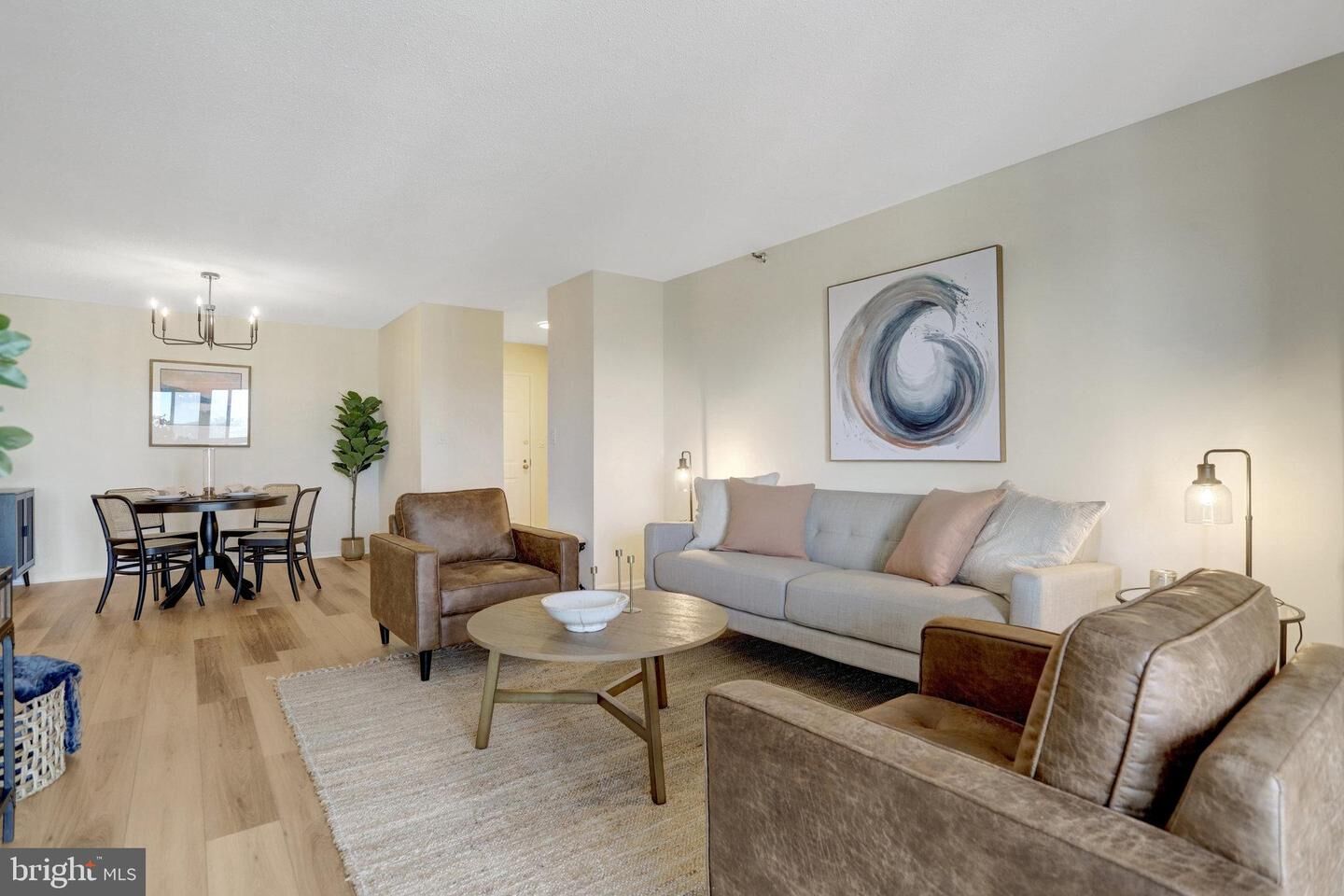 Property Photo: 900 N Stafford Street 1815 VA 22203