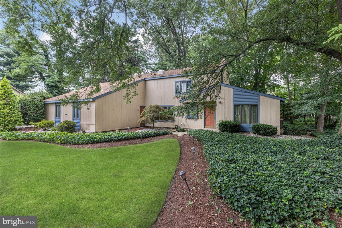 Property Photo:  360 Carriage House Lane  NJ 08033
