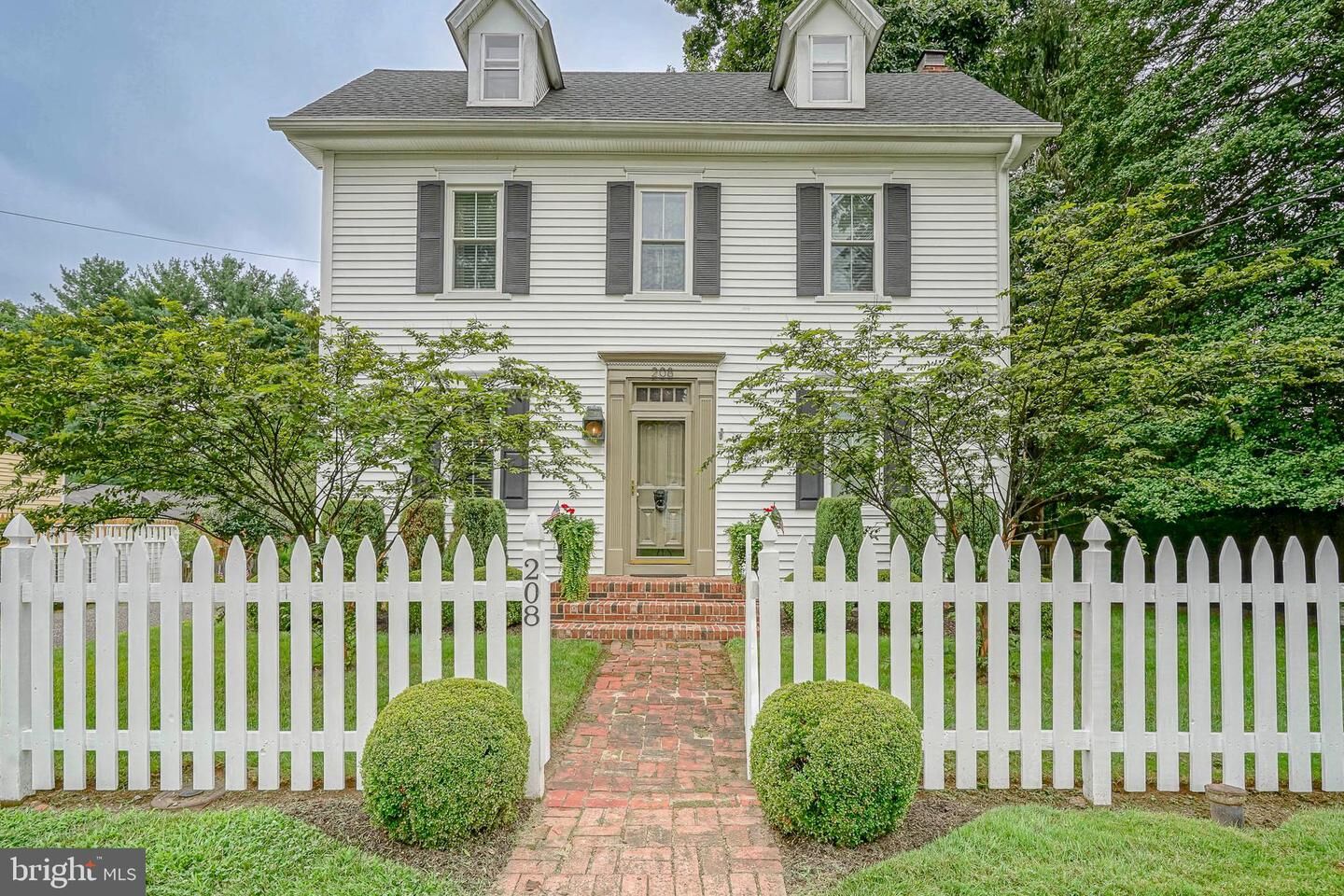 Property Photo:  208 2nd Street  NJ 08060 