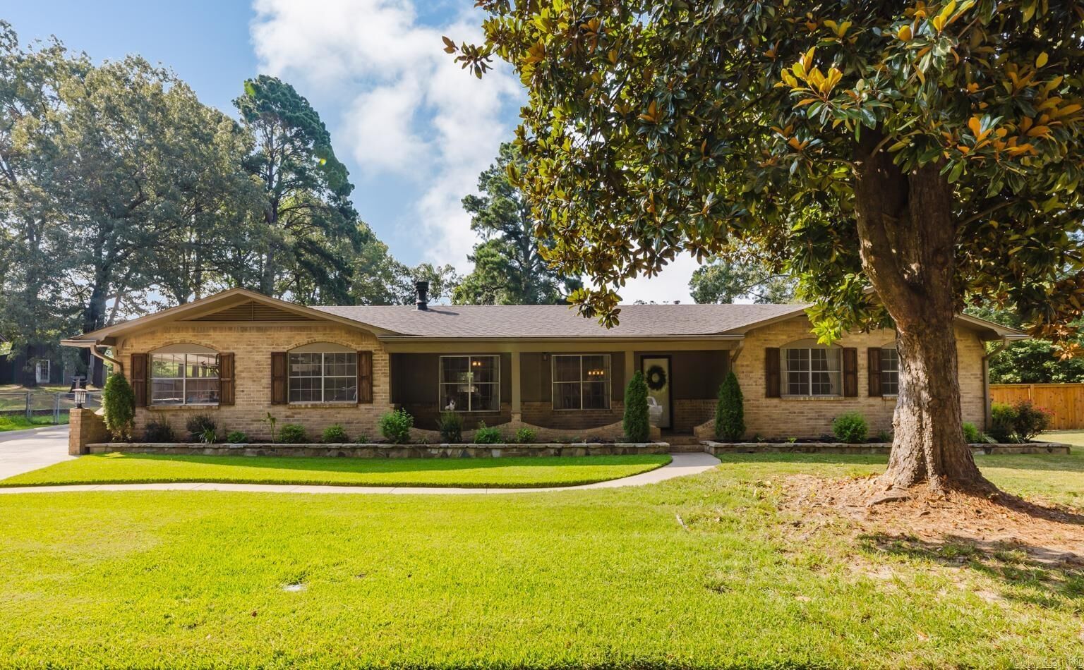Property Photo: 625 Woodland Drive AR 72015