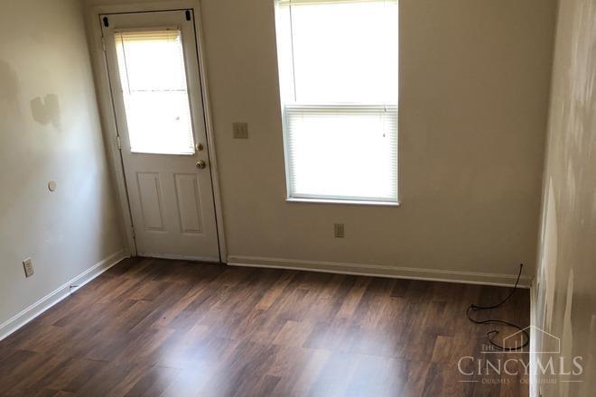 Property Photo: 106 Linwood Lane OH 45056