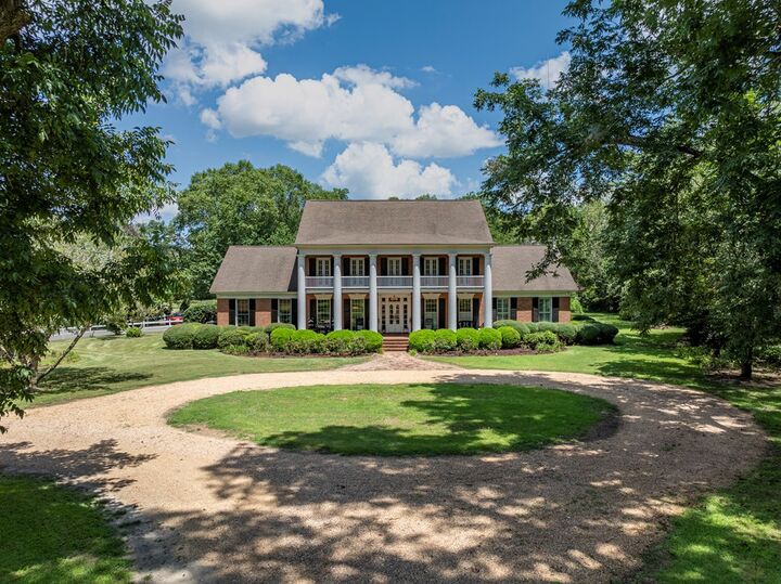 Property Photo: 177 S Bailey Ave GA 31764