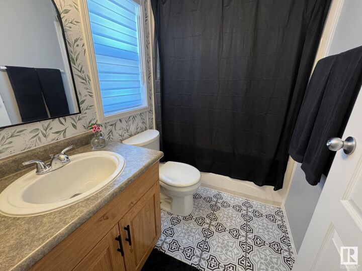 Property Photo: 44 Jutland Crescent AB T7Z 0A3