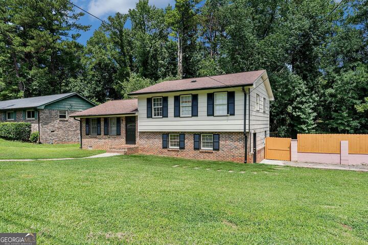 Property Photo:  1638 Dellwood Circle  GA 30260 