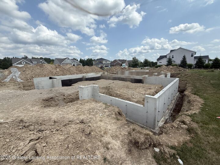 Property Photo:  2803 Ballybunion Way  MI 48864 