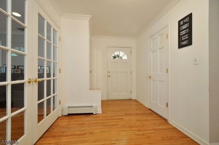 Property Photo:  10 Jensen Ct  NJ 07928 