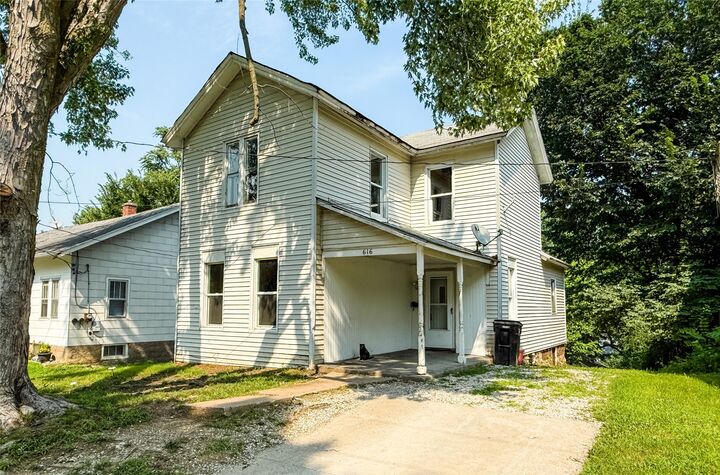 Property Photo: 616 Lamborn Street IA 52501