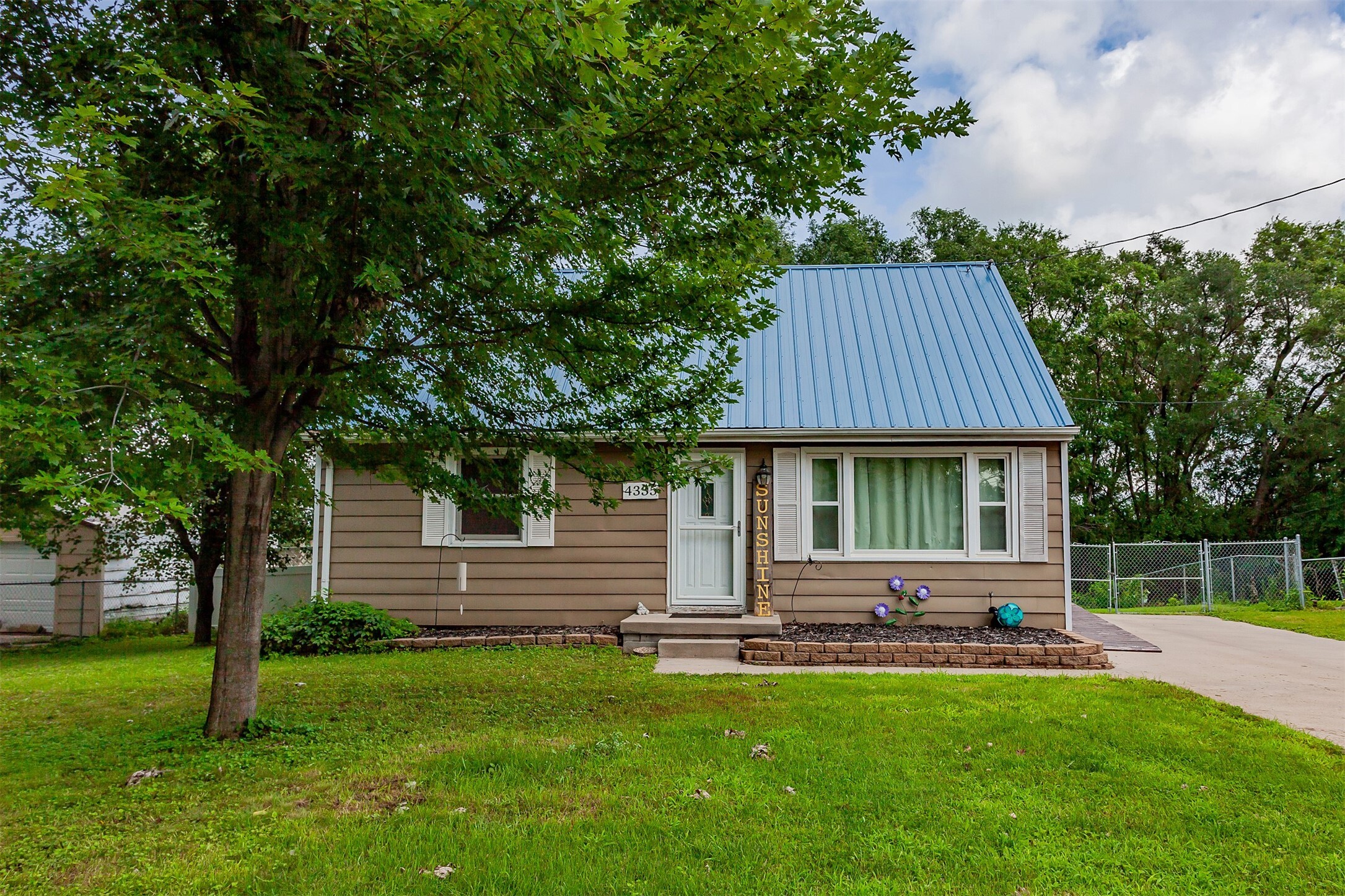 4335 NE 26th Street  Des Moines IA 50317 photo