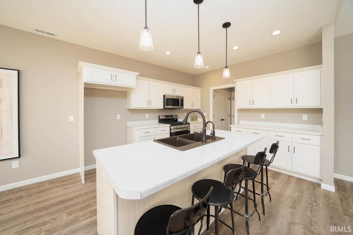 Property Photo: 112 Oak Tree Place IN 46710