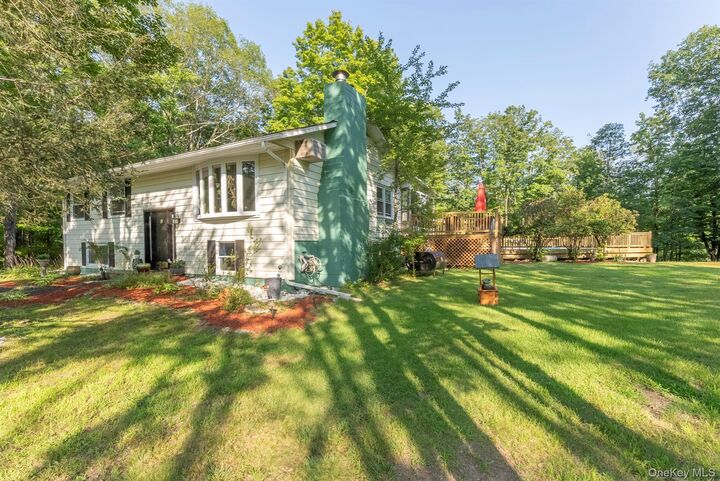 Property Photo:  12 Arnold Drive  NY 12498 