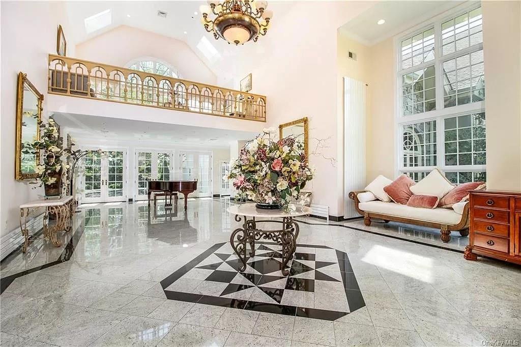 Property Photo:  2 High Point Terrace  NY 10583 