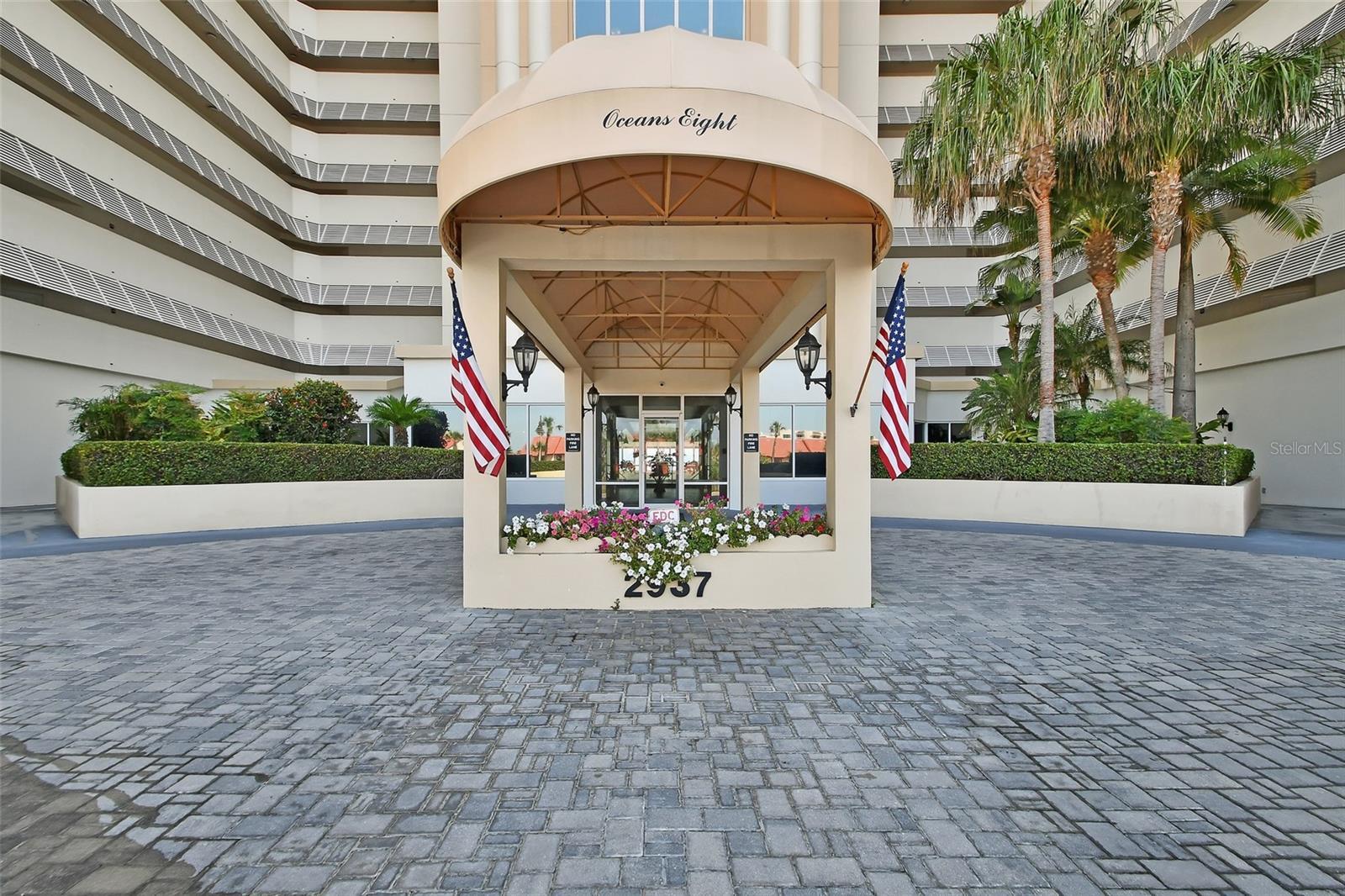 Property Photo: 2937 S Atlantic Avenue 2002 FL 32118