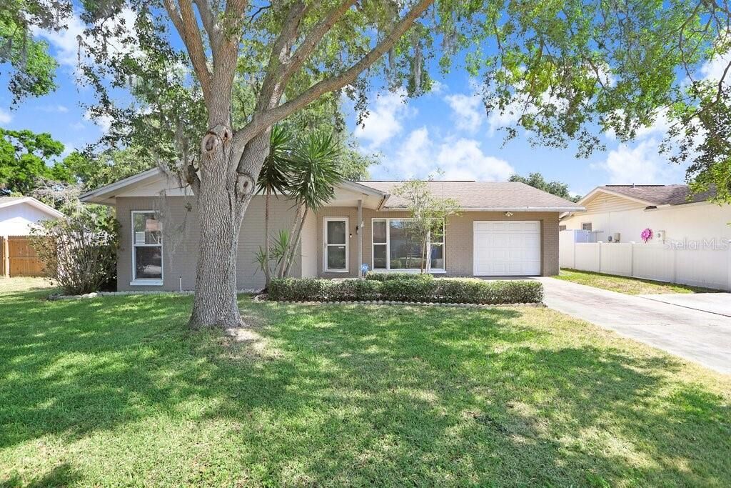 Property Photo:  5203 Landsman Avenue  FL 33625 