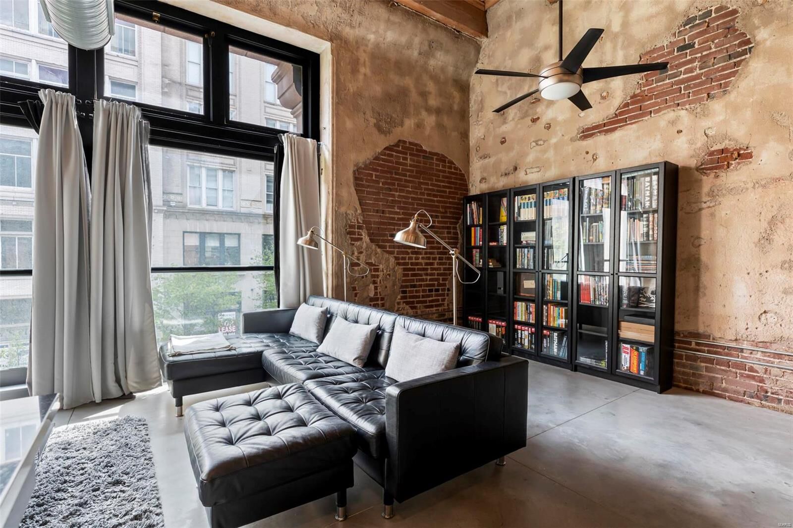 Property Photo:  1113 Washington Avenue 210  MO 63101 