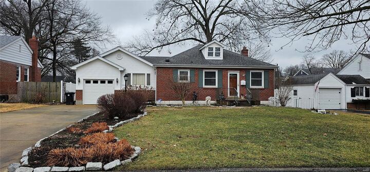 332 Fairway Lane  St Louis MO 63122 photo