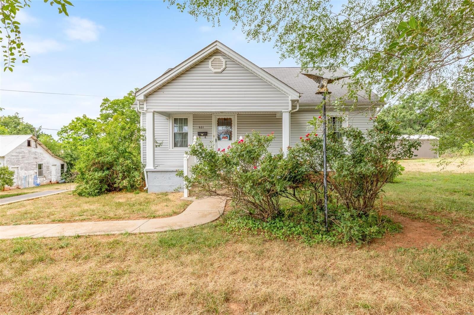 Property Photo: 921 W Liberty MO 63640
