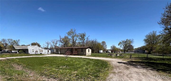 Property Photo: 4118 Division Street IL 62040