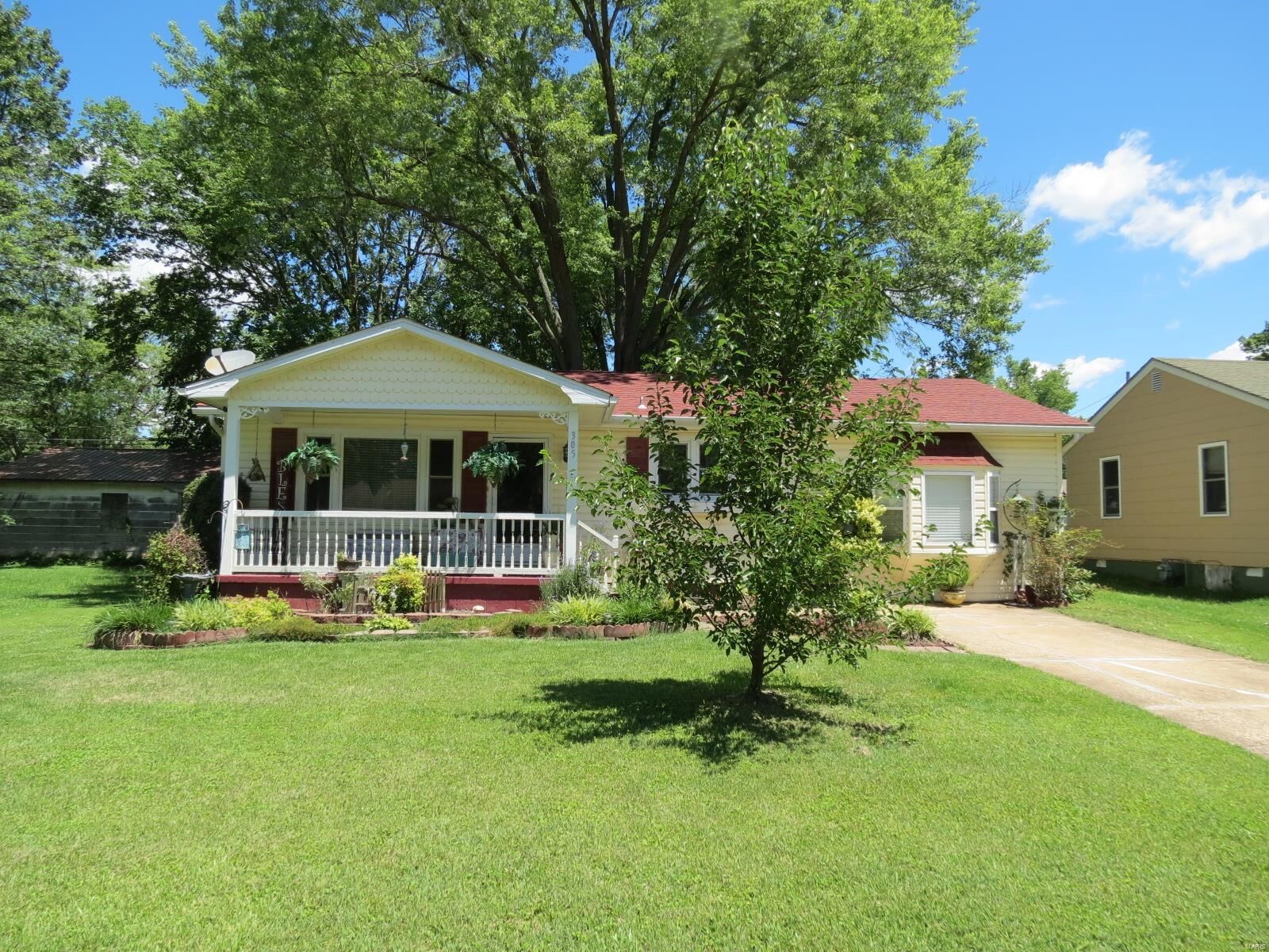 Property Photo: 305 Spruce Street MO 63640