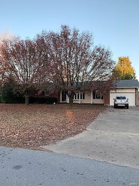 111 Dacus Street  Sikeston MO 63801 photo