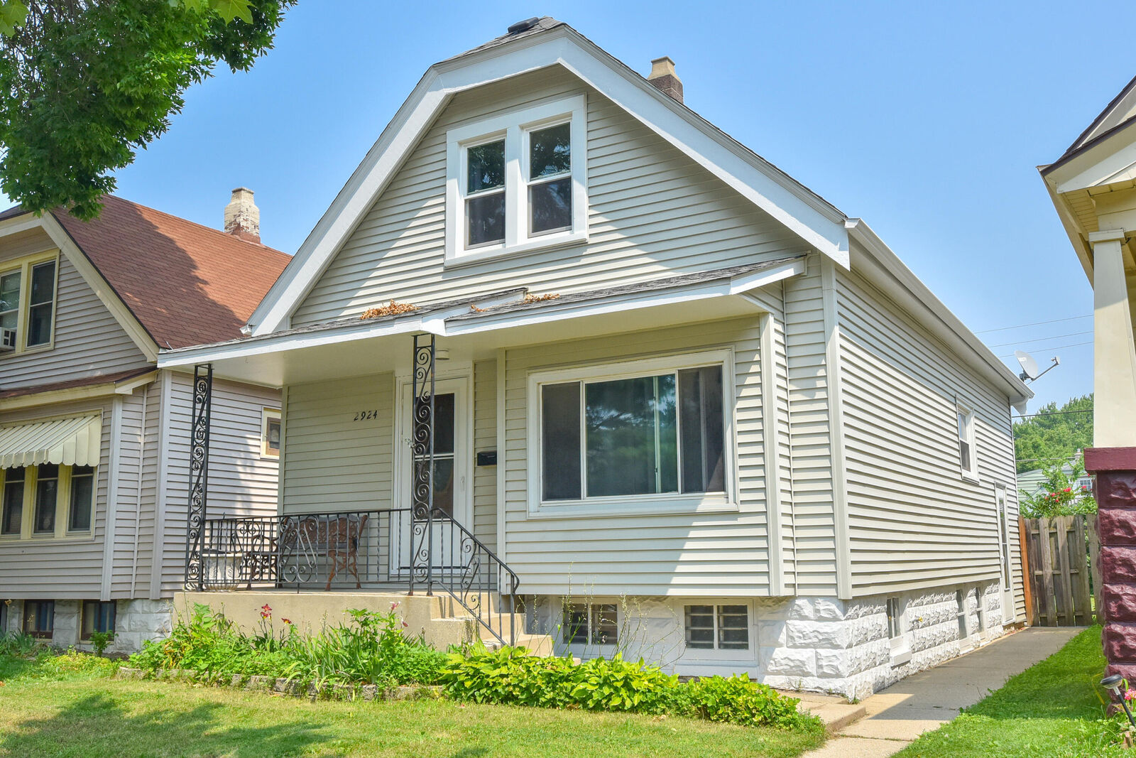 Property Photo: 2924 S 8th St WI 53215