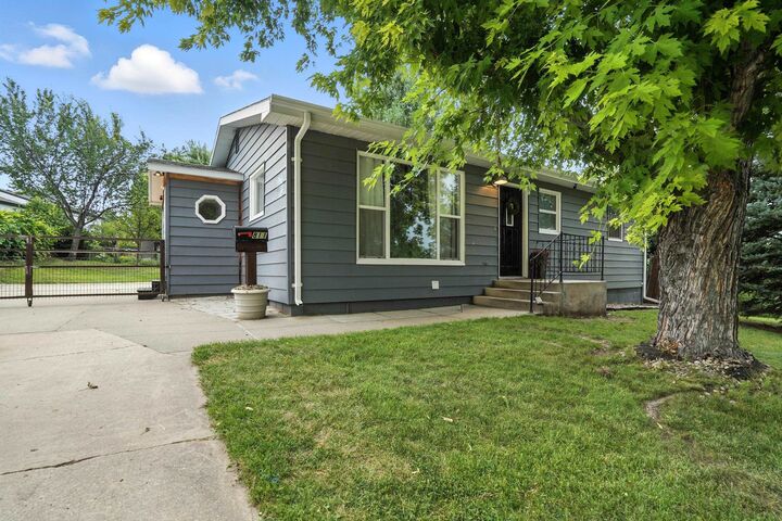 Property Photo:  811 Verdale Drive  SD 57783 