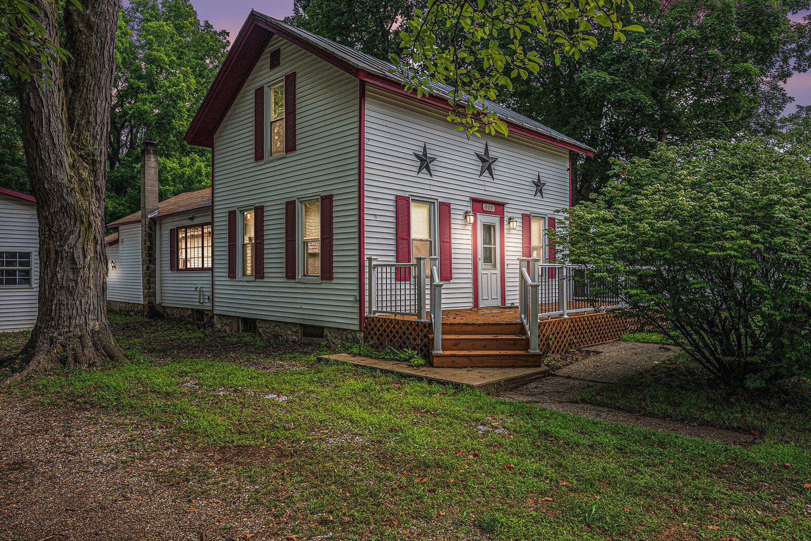 Property Photo: 909 Millard Street MI 49093