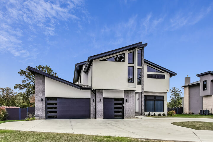 1331 Pfingsten Road  Northbrook IL 60062 photo
