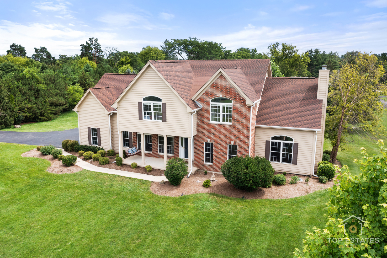 Property Photo: 175 Clover Hill Lane IL 60010
